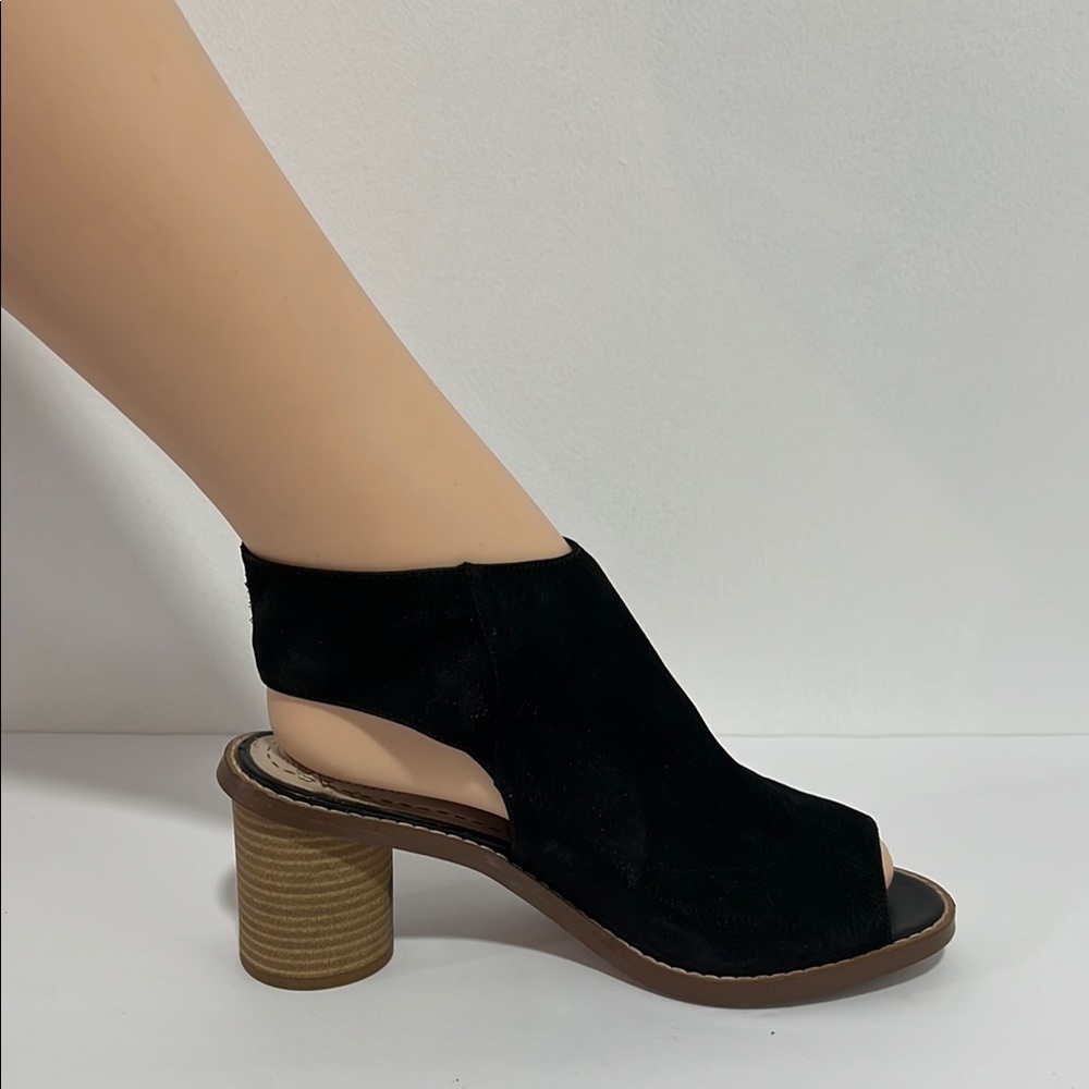 CLARKS‎ Open Toe Velco Strap Cylinder Heel Sandals Sz 8